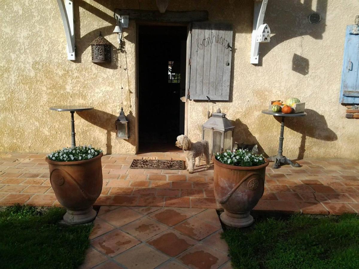 Les Hotes Des Guillemets Laglorieuse Exterior photo