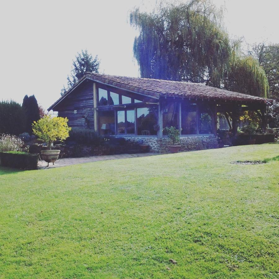 Les Hotes Des Guillemets Laglorieuse Exterior photo